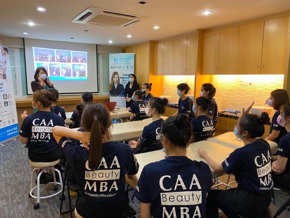 【视频】市场发展势不可挡 CAA先进教育传承美业